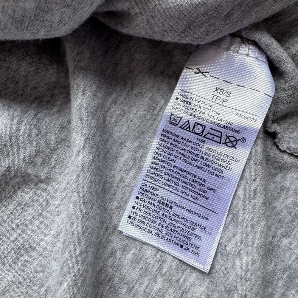 Gap cardigan sweater size s/xs gray
